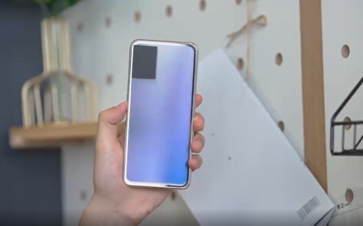 Güneşte Renk Değiştiren Akıllı Telefonları Öğrenmek İster Misiniz?