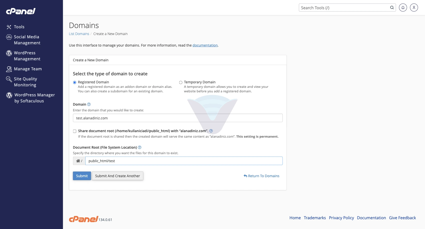 Create A New Domain formunda alan adı ve belge kökü doldurulmuş hâliyle